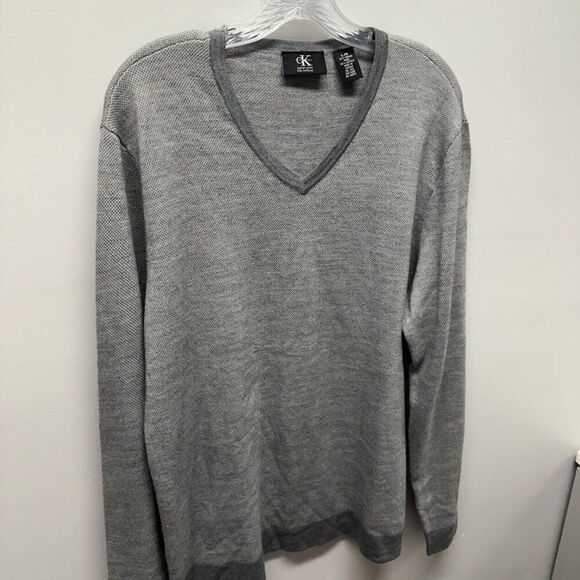 Calvin Klein Men's Merino Wool Blend V-Neck Sweater | Gray Size Large - Picture 5 of 12